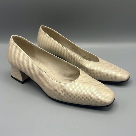 Stuart Weitzman Textured Embossed Block Heel Pumps - Picture 1 of 9